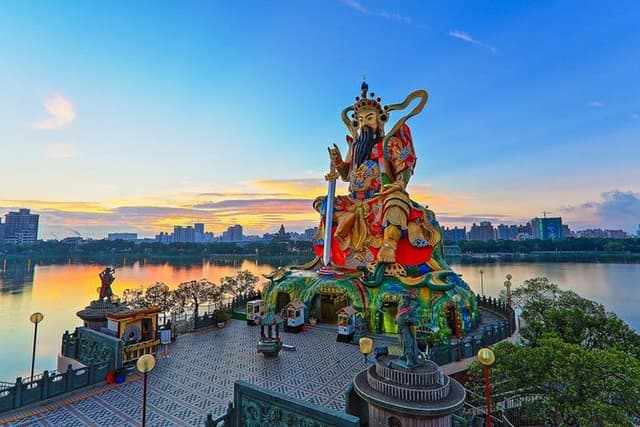 Private Classic Kaohsiung Day Tour