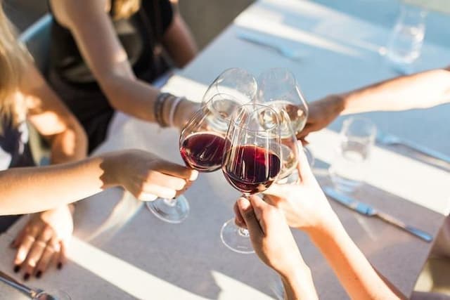 East Kelowna Wine Tour - Classic - 6 Wineries