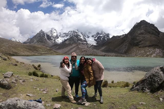 7 Lakes of Ausangate – Full-Day Andean Hiking Experience
