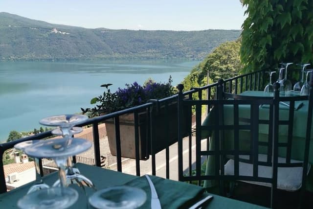 Bracciano Castel & Etruscan Day Tour from Rome