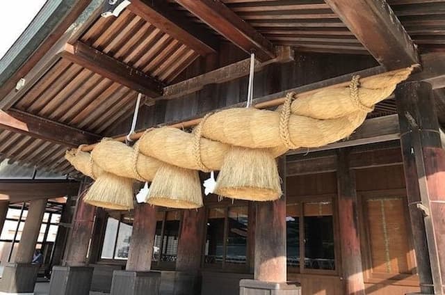 Izumo Taisha Shrine Private Guided Tour by Chartered Vehicle