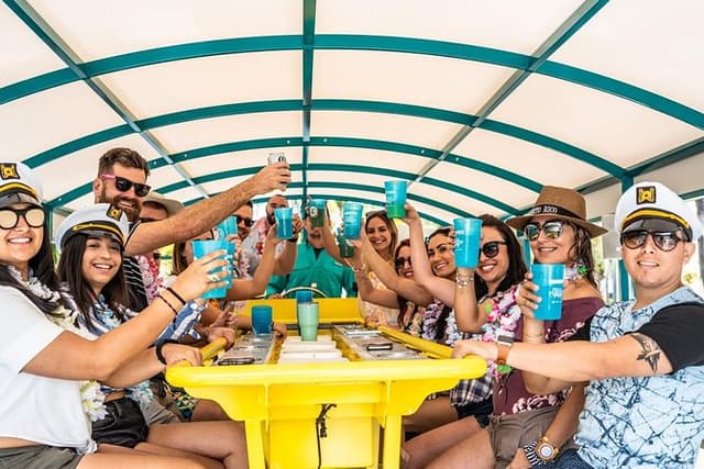 Sandbar Splash and Yacht Tour in Fort Lauderdale