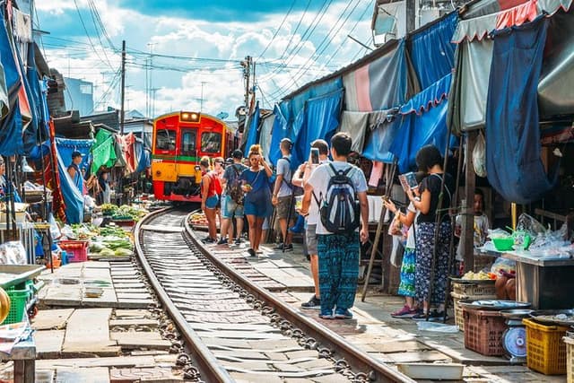Maeklong Railway & Floating Market Tour (Private & All-Inclusive)