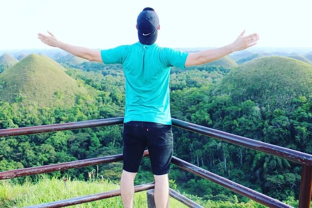 Bohol Chocolate Hills & Tarsiers with roundtrip ferry from Cebu