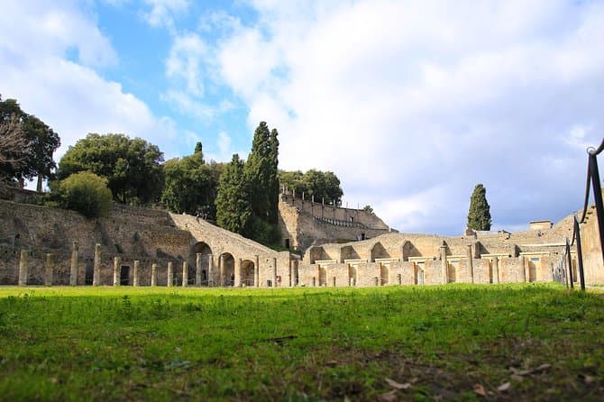 Pompeii & Vesuvius Tour