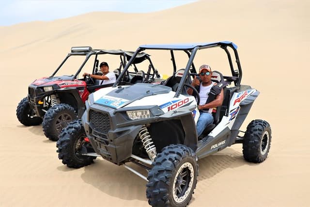 1-hour tour in a Polaris vehicle / Huacachina desert