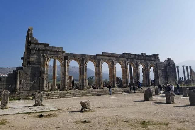 Excursion privée d’une journée à Meknes volubilis et Moulay Idris