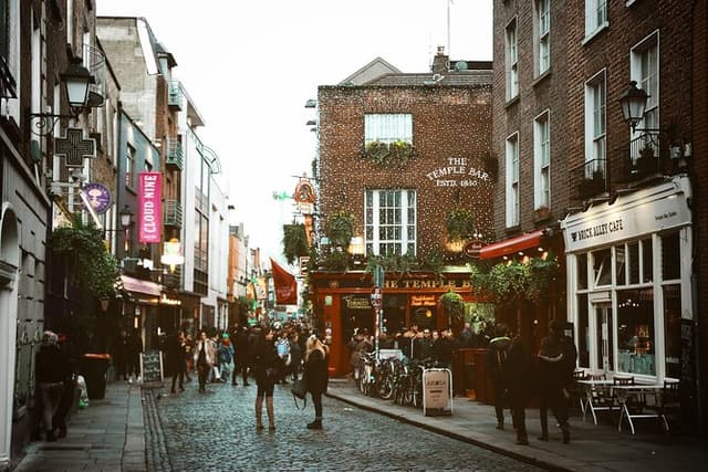 Explore Dublin in 60 minutes with a Local