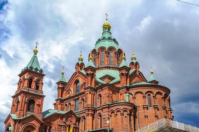 Historic Helsinki: Exclusive Private Tour with a Local