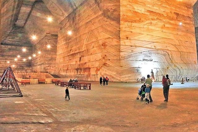 Slanic Salt Mine & Dracula's Grave - Private Tour from Bucharest