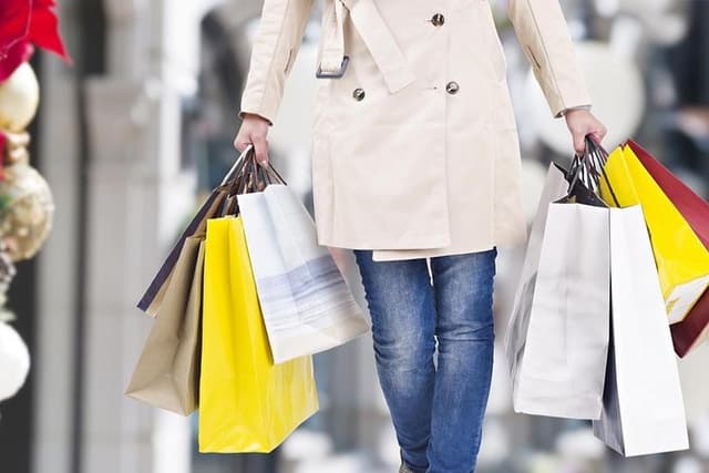 Shopping Outlet, from Milan, private guided tour, by car.