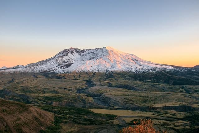 Mount St. Helens from Portland: All-Inclusive Small-Group Tour