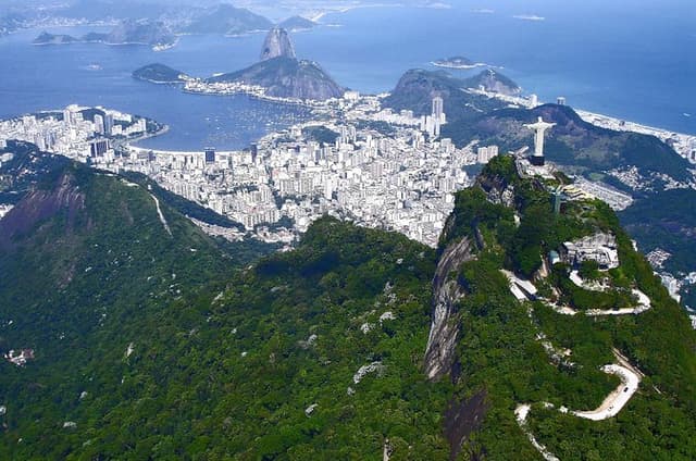 Private 60 min Helicopter Tour in Rio de Janeiro for 3 people