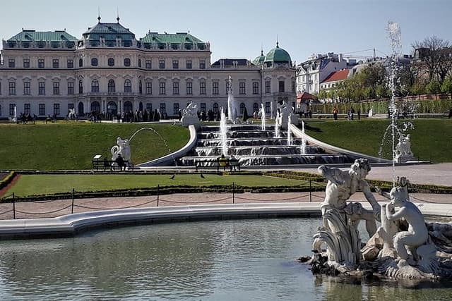 Private Klimt & Vienna Art Walk — From Baroque to Secession
