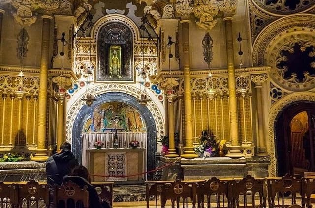 From Krakow: Wadowice and Czestochowa Full-Day Tour