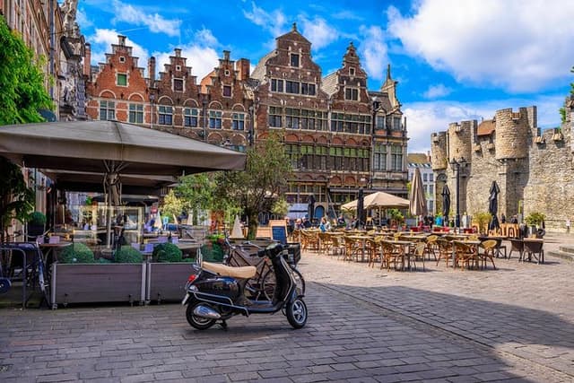 Ghent and Atomium Tour from Brussels