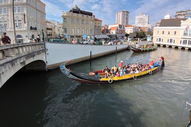 Private Porto to Lisbon Tour via Aveiro, Coimbra, Tomar or Fátima