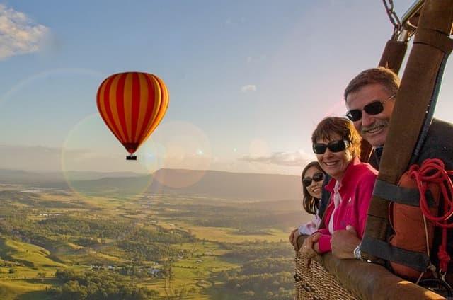 Cairns Hot Air Balloon Flight + Entry to Cairns Aquarium
