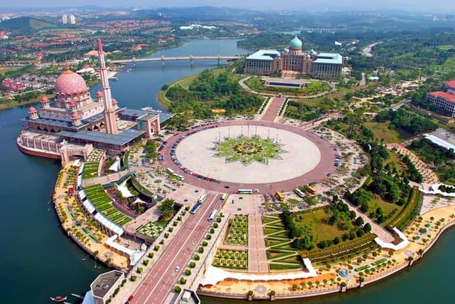 Full-Day Putrajaya City Tour From Kuala Lumpur