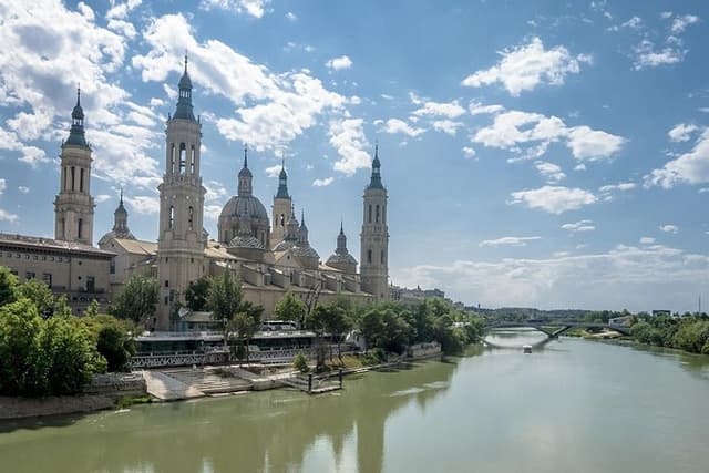 Zaragoza Heritage - Basilicas, Cathedrals & Historic Landmarks