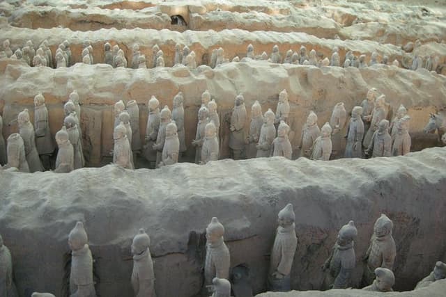 1-Day Xi'an Terracotta Warriors Museum and Banpo Neolithic Village Museum Tour