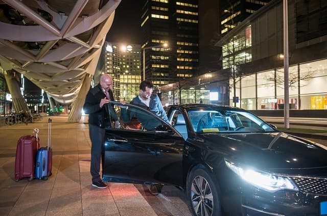 Transfer from Berlin Schönefeld Airport (SXF) to Berlin city Hotels - ROUND TRIP