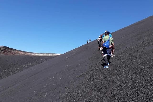 6. Hike to the crater of Little Pico 2014, on the volcano of FOGO