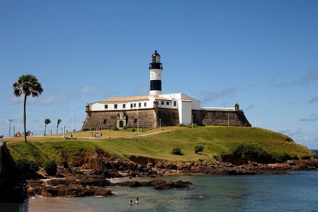 Transfer roundtrip in Salvador with Historical City Tour