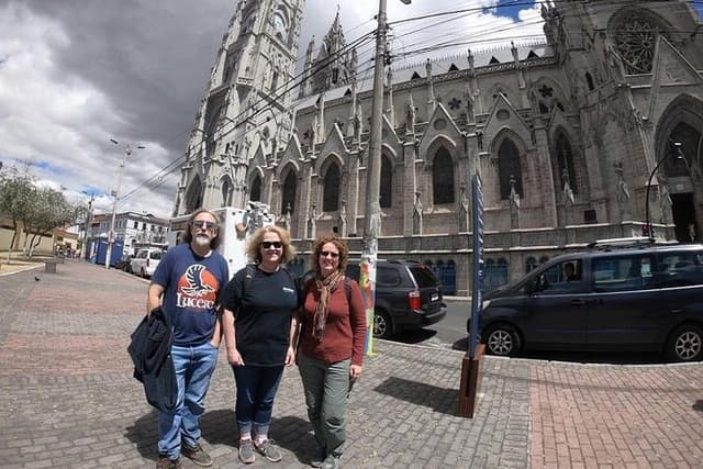 Private Quito City Tour with Teleferico & Pichincha Volcano Hike
