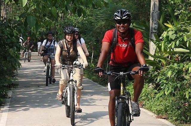 Bangkok Island Hopping Tour with Lunch and Massage