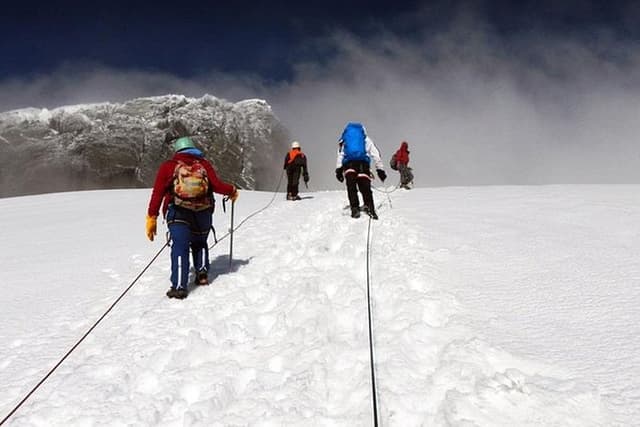 9 Days Congo Rwenzori Mountain hiking – Reaching Peak Margherita (5109 m of alt)