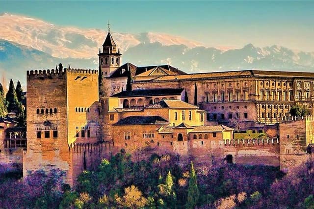Full Alhambra tour with preferential access (SPANISH language)