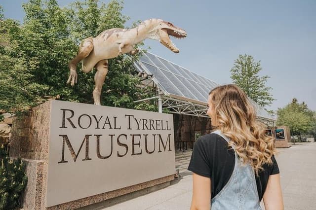 Drumheller Day: Royal Tyrrell Museum, Hoodoos & Horseshoe Canyon