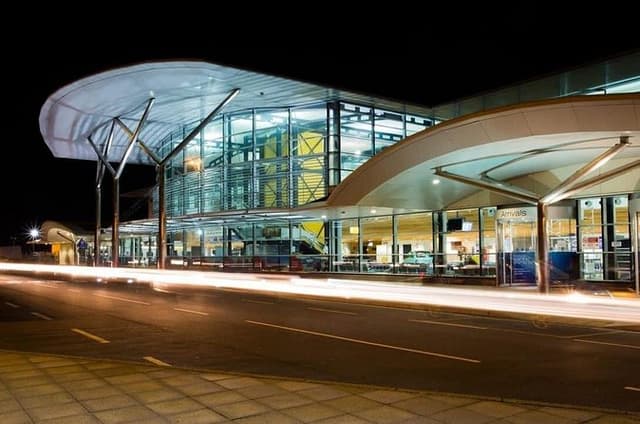 Private Guernsey Departure Transfer- Hotel / Accommodation to Airport