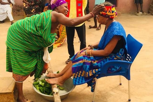 Bonwire Namimg Ceremony and Kente Tourist Center