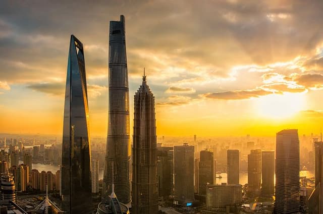 Private Tour: World Financial Center, the Bund, Yu Garden and Shanghai Museum