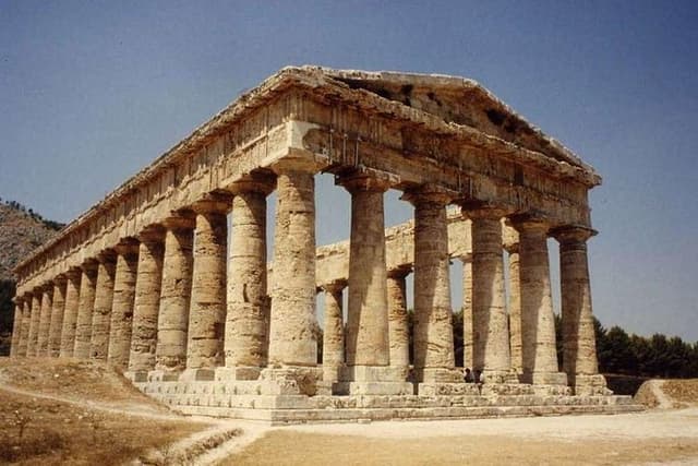 Tour from Palermo to Segesta, Erice, Trapani salt pans