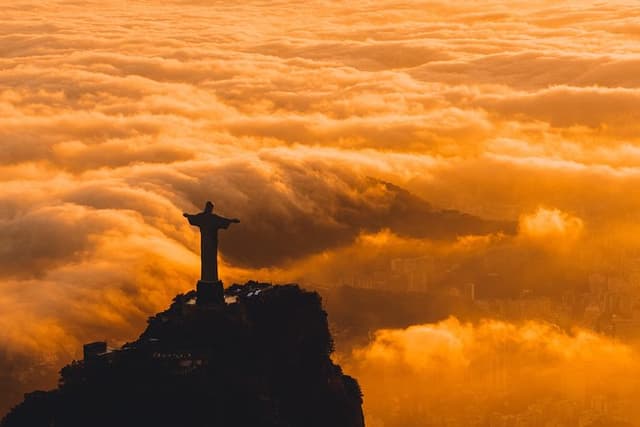 Rio de Janeiro Helicopter Tour – Scenic Flights Over Landmarks