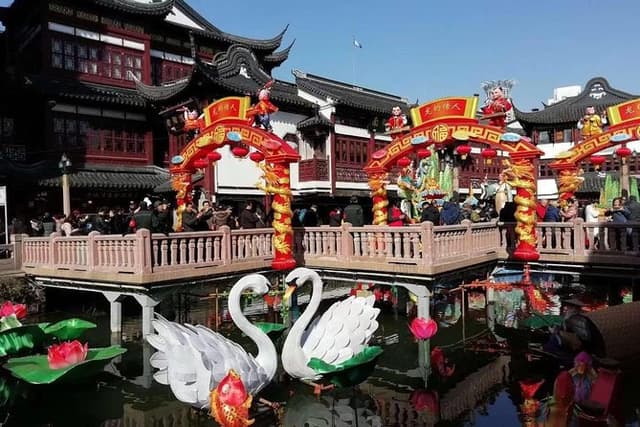 Shanghai Private Tour: Yu Garden, Former French Concession, Fuxing Park and More
