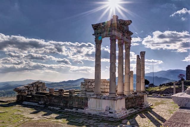 Pergamon&Asklepion Day Tour from Kusadasi / Izmir