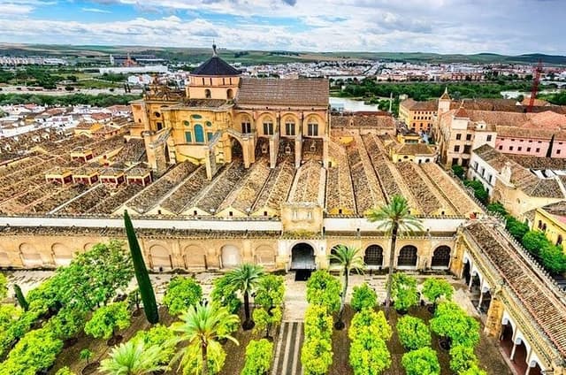 Guided visit to the Mosque and the Jewish Quarter of Cordoba