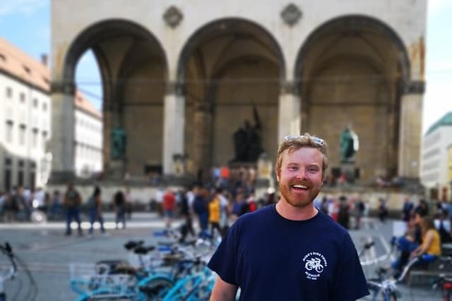 Munich Classic Bike Tour @ 11.30am with Surfers & beergarden stop