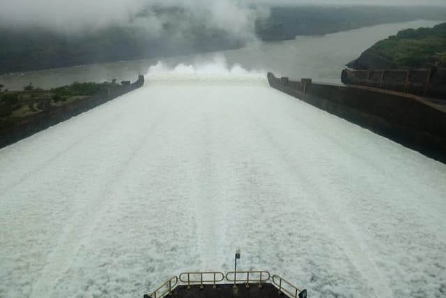 Visit to Itaipu: Special Circuit
