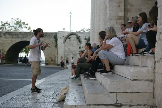 Bari Vecchia Group Tour in Italian