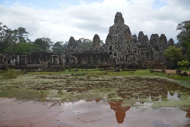 Full-Day Angkor Wat Private Taxi from Siem Reap with Pickup