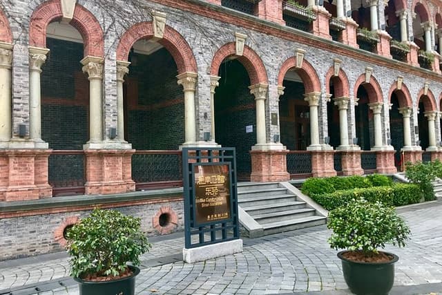 Shanghai Private Tour of Nanjing Road, Fuxing Park and Oriental Pearl Tower