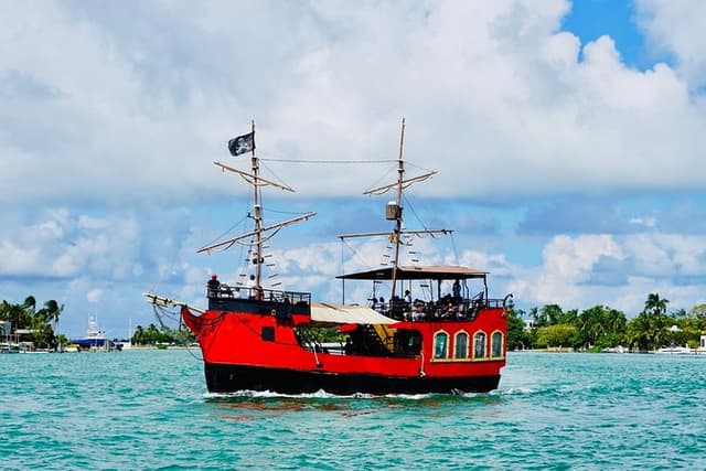 Miami Pirate Boat Tour: Skyline & Celebrity Homes
