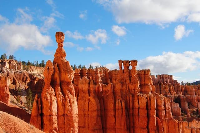 Vegas: Bryce & Zion Luxury Boutique Scenic Tour with Lunch, WiFi