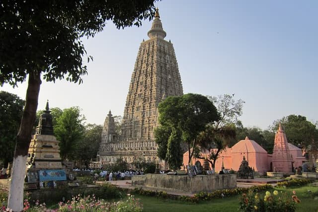 Private Guided Tour of Bodhgaya with Hotel Pickup