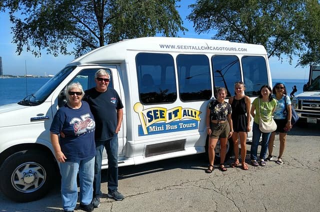 Chicago City Minibus Tour